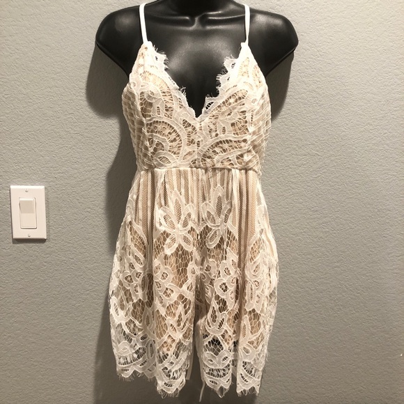 SOLD! Lace Romper in Cream - Picture 1 of 4